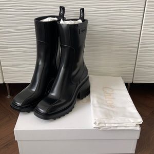 CHLOE Betty boots EU40/ US 10. Like new!